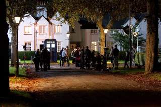 Illustration for article titled Set photos from the Doctor Who Christmas special
